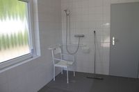 er Campingplatz Nordenham an der Weser stellt den Famileinurlauber behinderten gerechte Toiletten, Waschbecken und barrierefreie Duschen in den Kabinen zur Verf&uuml;gung